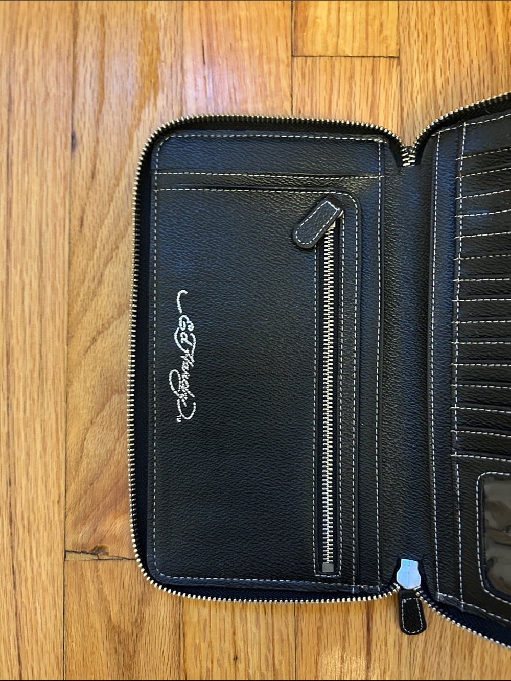 Ed Hardy Wallet - Picture 3 of 5